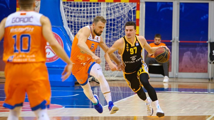 Split glatko poražen u Baru, Mornar ostavio usamljene Zadrane na dnu