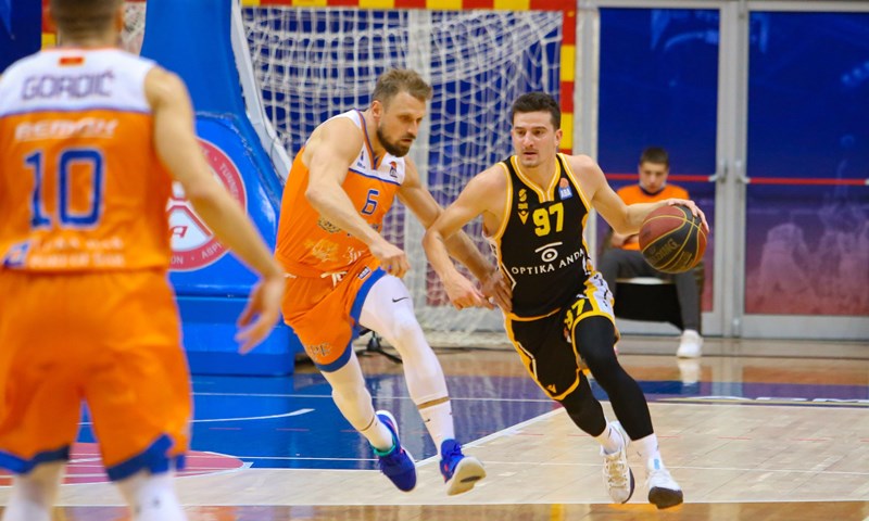 Split glatko poražen u Baru, Mornar ostavio usamljene Zadrane na dnu