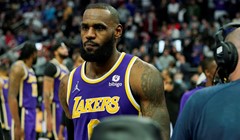 LeBron isključen nakon incidenta u Detroitu, Lakersi na kraju slavili