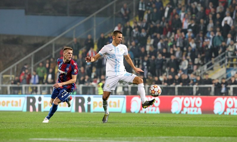 Dok se Dinamo uglavnom drži sa strane, tenzije donose dvoboji Hajduka, Osijeka i Rijeke