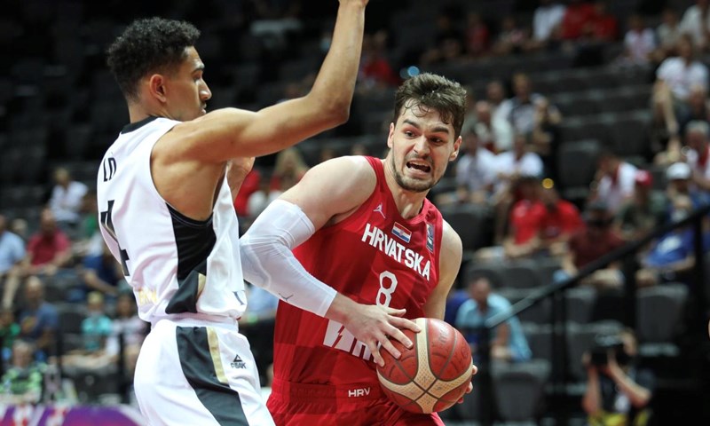 Hezonja među boljima u porazu Uniksa u produžetku, debitirao Željko Šakić