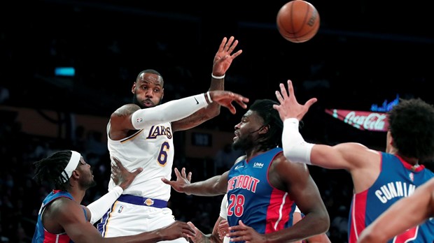 LeBron i Stewart ponovno na suprotnim stranama, Lakersi slavili protiv Pistonsa