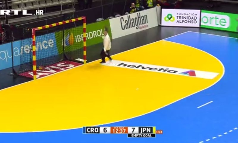[VIDEO] Prazan gol najbolja prilika za pogodak, Posavec brža od vratarke