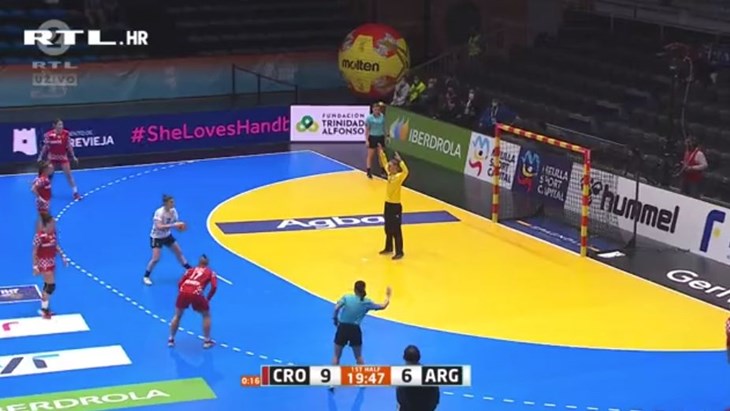 [VIDEO] Karsten sa sedam metara iznenadila Ivanu Kapitanović