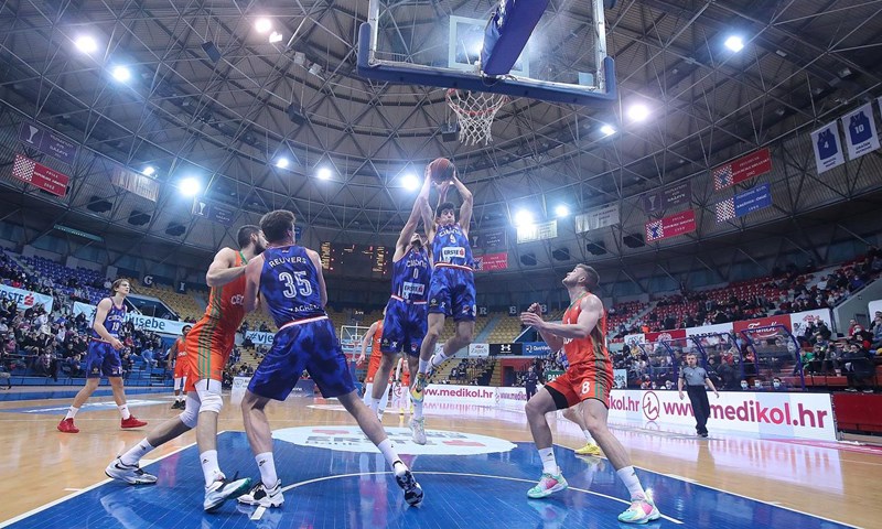 Cibona ispustila veliki skalp, Cedevita Olimpija tijesno slavila
