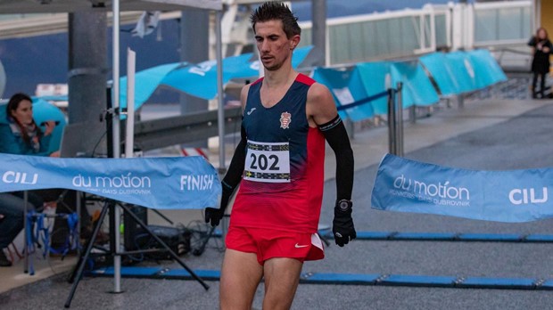 Dubrovčani slavili u tradicionalnoj novogodišnjoj utrci u Varaždinu