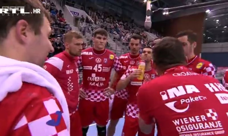 [VIDEO] Horvat na minuti odmora: 'Što je, gotova utakmica? Nije!'