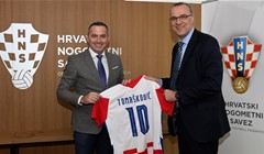 Potpisan ugovor o poslovnoj suradnji između HNS-a i Croatia osiguranja