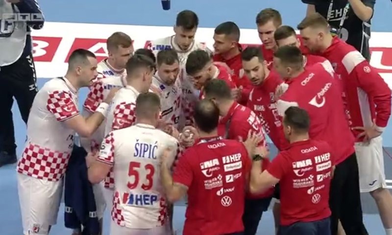 [VIDEO] Horvat na minuti odmora: 'Dečki, u obrani mora goriti!'
