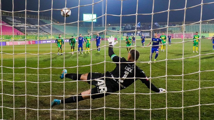 Buran dvoboj u Puli otišao na stranu Dinama, Istra 1961 prijetila i s igračem manje