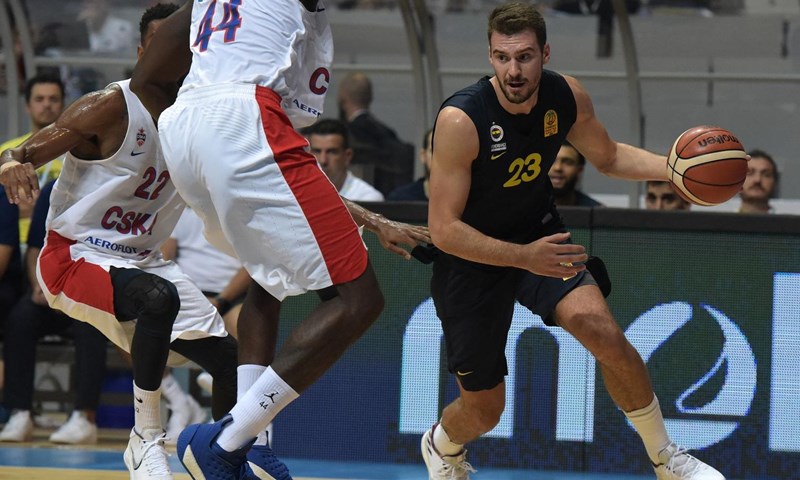 Fenerbahče pregazio Real u zaostalom dvoboju, tek četvrti poraz Madriđana