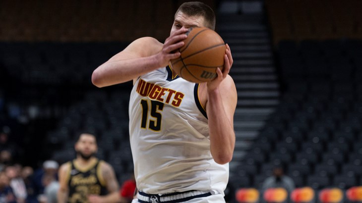 Jokić se upisao u povijest, ali večer su mu pokvarili Booker i Durant