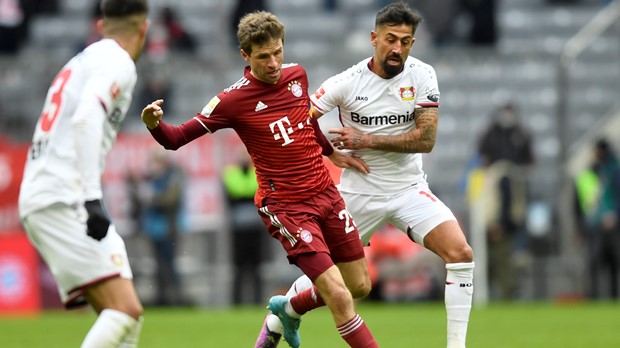 Bayern kiksom dao novu šansu Dortmundu, Eintracht uvjerljiv na gostovanju