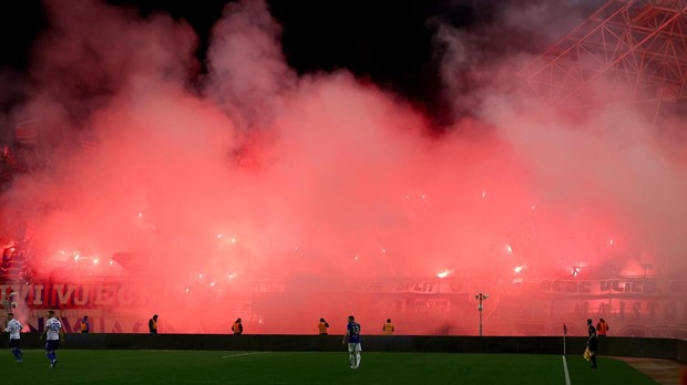 Hajduk i Dinamo zaradili novčane kazne zbog pirotehnike na poljudskim tribinama