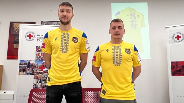 Hrvatski dragovoljac u dresovima ukrajinskih boja nastupa protiv Dinama