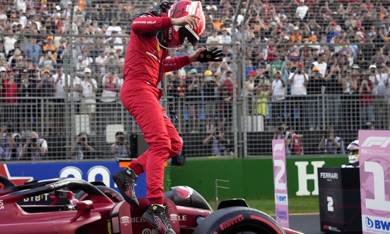 Leclerc izdominirao u Australiji, Verstappen i Sainz odustali