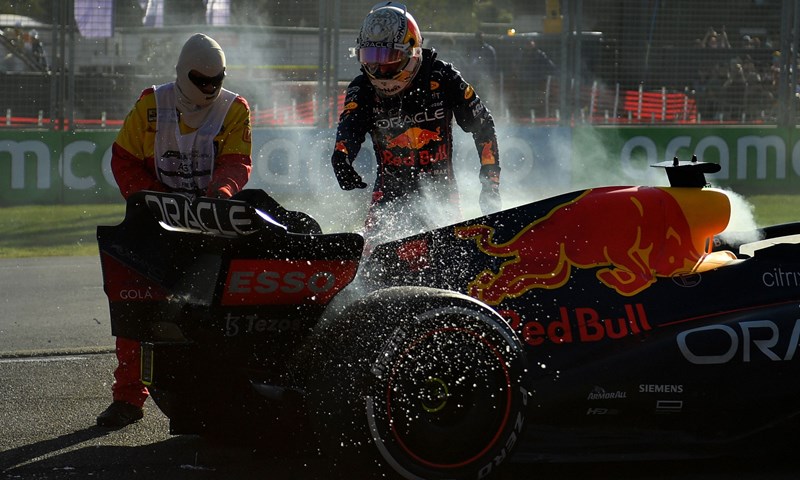 Verstappen: 'Takve stvari se ne smiju događati ako želimo borbu za titulu'