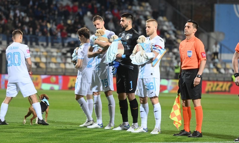 FANATIK: Nogometaši Rijeke podržali akciju 'Udomi me'