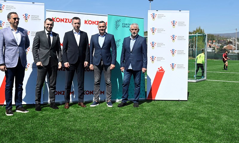 U Kustošiji otvoren novi teren s umjetnom travom, HNS financirao nabavu i postavljanje