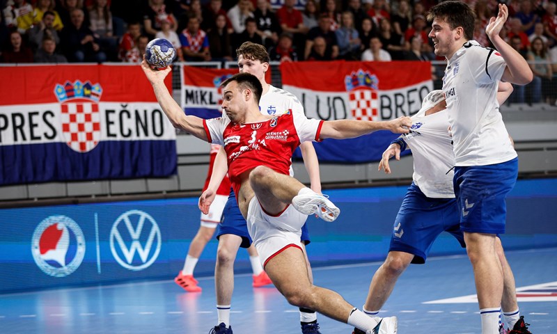 Marino Marić odličan u debiju u dresu Stuttgarta, Flensburg ipak slavio