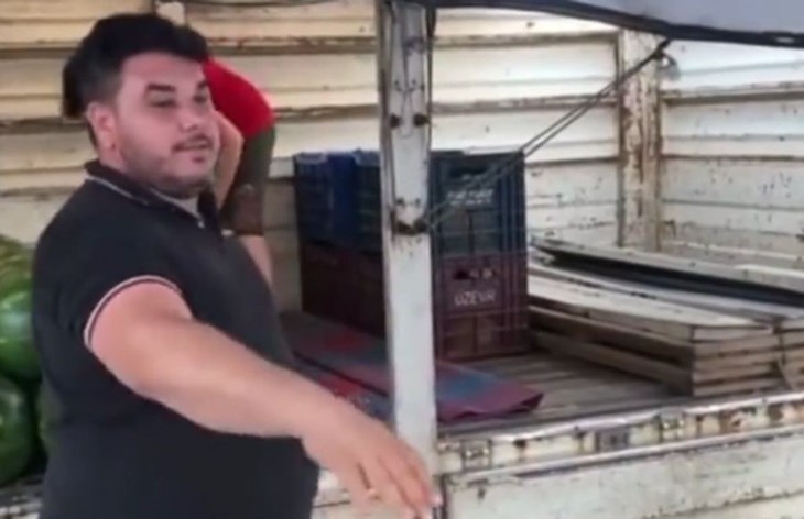 FANATIK: Ako ovo radi s lubenicom, što tek radi s loptom?