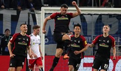 Freiburg u finalu Kupa, Vuškovićev HSV brzo pao