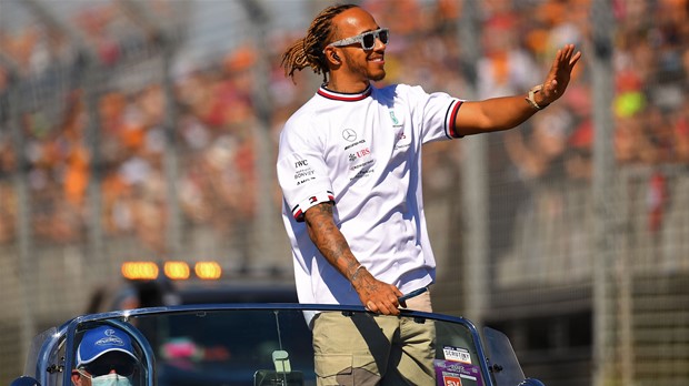 Trostruki svjetski F1 prvak kažnjen s gotovo milijun dolara zbog rasističkih komentara