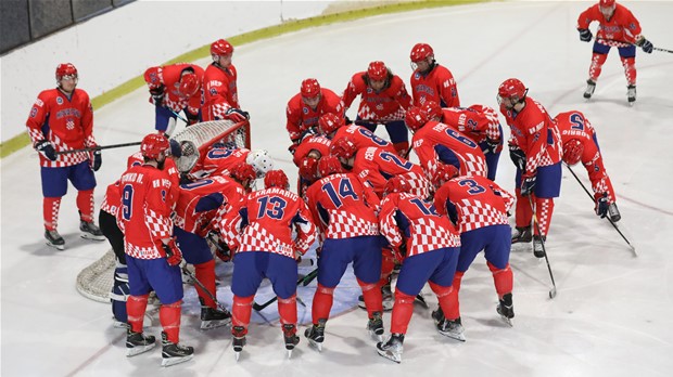 Hrvatski hokejaši bez šanse za prvo mjesto, Kina uvjerljivo slavila