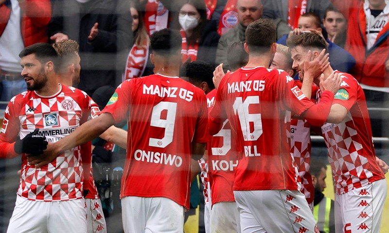 Bayern i Borussia poraženi, Stuttgart održao minimalne nade u ostanak