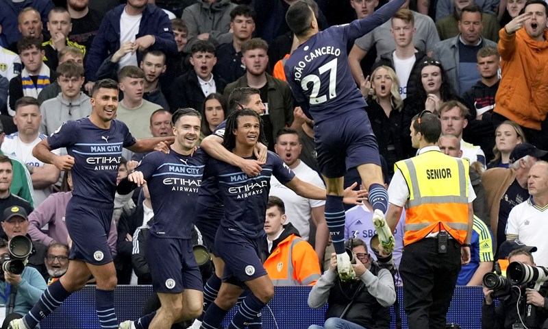 I City bez kiksa, Građani razbili Leeds i vratili se na vrh