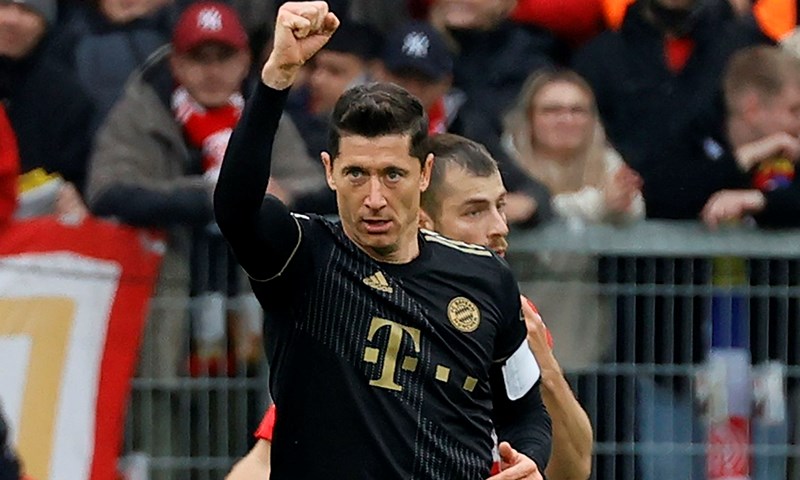 Barcelona sprema ponudu za Lewandowskog, Kahn tvrdi da Poljak ostaje do kraja ugovora