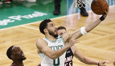 Bostonova obrana još jednom dobila bitku s Miamijevim napadom, Celticsi imaju meč loptu