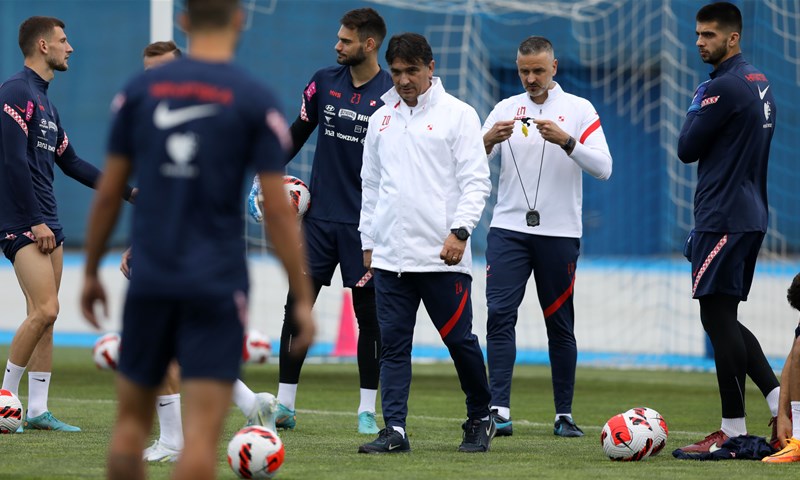Izbornik Dalić napustio reprezentativni kamp zbog smrti oca