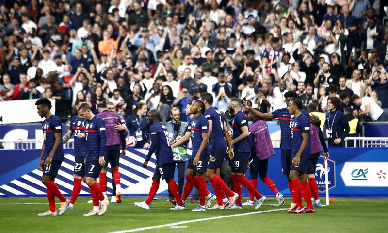 Varane pokupio ozljedu i napustio francuski kamp prije Poljuda