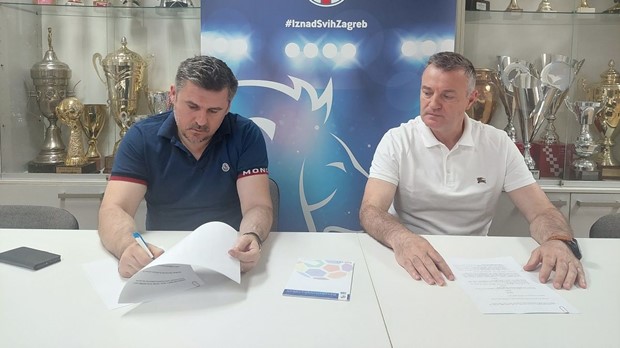 Nastavlja se suradnja: Ivica Obrvan potpisao ugovor na još dvije godine
