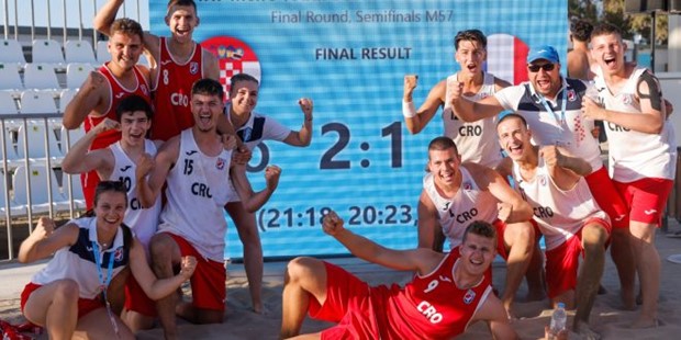 Zlatni juniori u rukometu na pijesku dočekani u Zagrebu