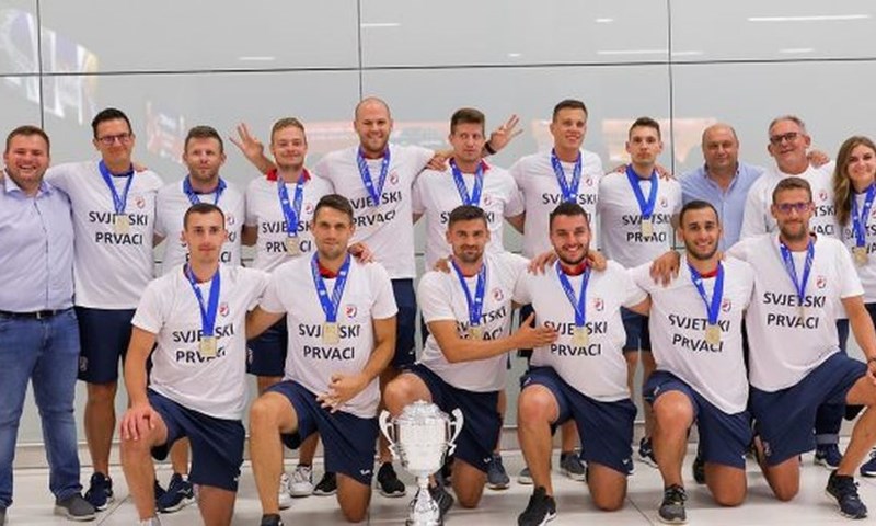 Hrvatske reprezentacije u rukometu na pijesku otputovale u Poljsku