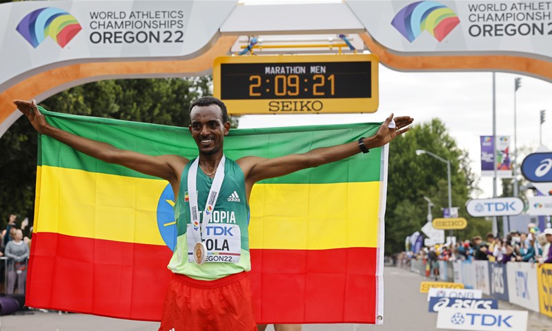 Sjajni Tola srušio olimpijski rekord i postao četvrti Etiopljanin sa zlatom u maratonu