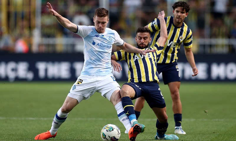 Skandal u Istanbulu, Fenerbahčeovi navijači skandirali Putinu pred igračima kijevskog Dynama