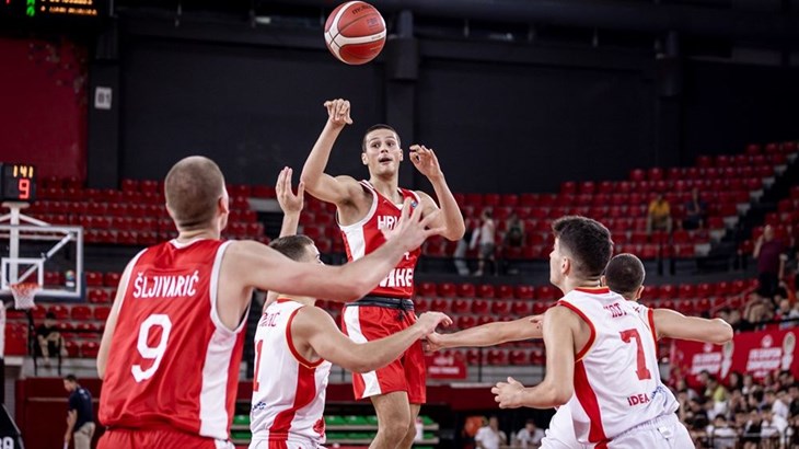 Mladi hrvatski košarkaši u drugom kolu skupine upisali pobjedu protiv Crne Gore