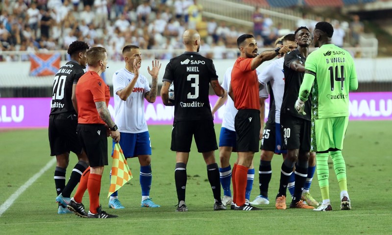 Vitoria uoči Hajduka s dva igrača manje do pobjede u Chavesu