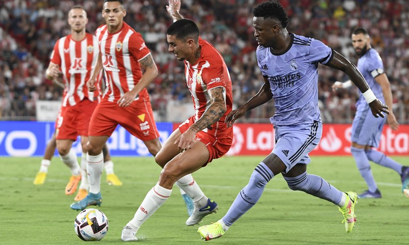 Real Madrid preokretom do pobjede u Almeriji, Alaba presudio krasnim golom iz slobodnog udarca