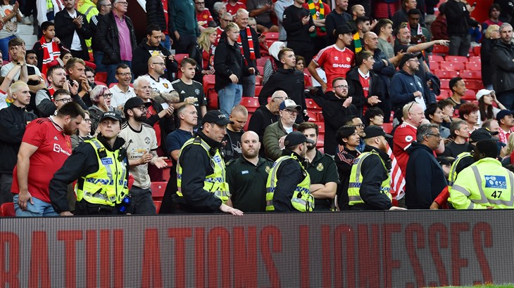 Uvertira pred najveći dvoboj: Navijači Uniteda održali veliki prosvjed protiv vlasnika