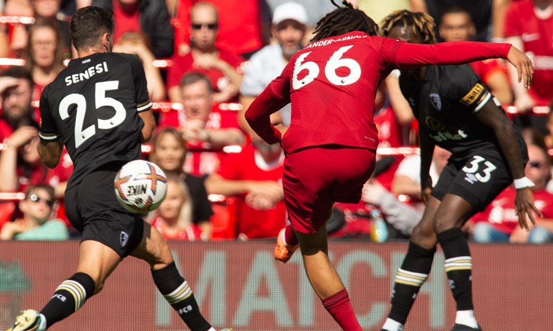 Liverpool ponizio siroti Bournemouth za izjednačenje rekorda, veliki preokret Cityja