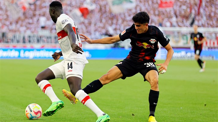 Stuttgart s igračem manje i Sosom od prve minute do boda u Kölnu