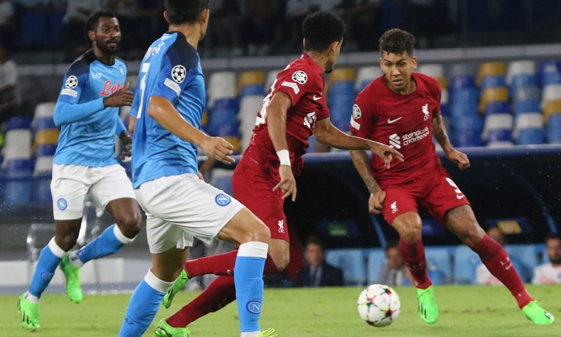 Liverpool teško stradao u Napulju, sjajno prvo poluvrijeme domaćina