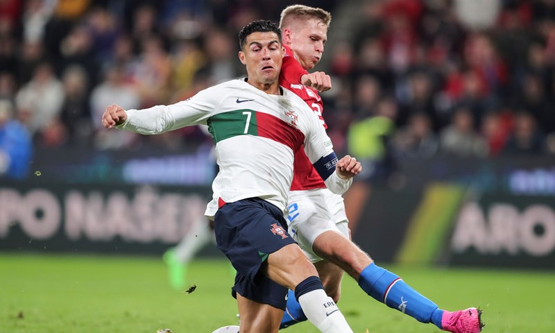 Portugal preskočio Španjolsku prije odluke u zadnjem kolu, Mitrović pomeo Šveđane