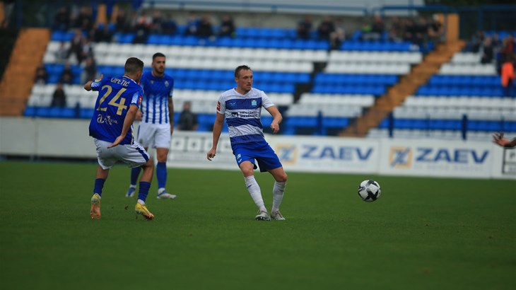 Poms preporodio Osječane, Lokomotiva glatko poražena