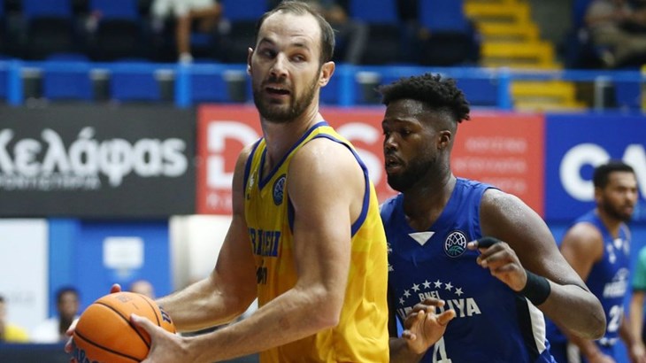 Izvrsni Miro Bilan predvodio Peristeri do nove pobjede