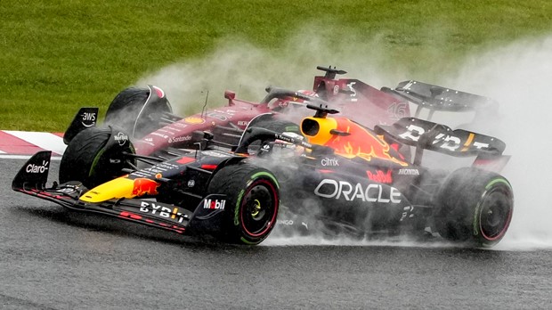Verstappen slavio u Japanu, nakon kaosa s tumačenjem pravila potvrđena je obrana titule